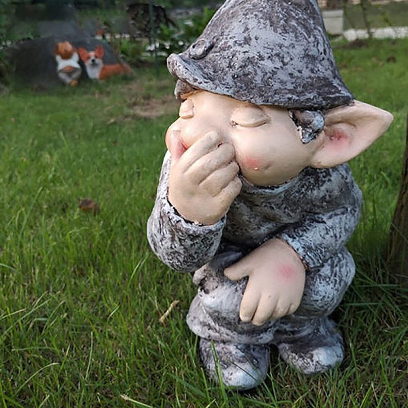 Resin Funny Naughty Garden Gnome Nurmikon Sisä- Tai Ulkokoristeisiin