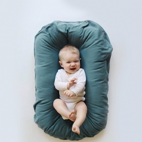 Kannettava Pillow Lounger Vauvan Sänky
