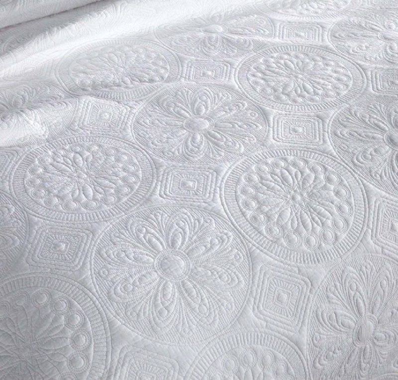 Valkoiset Vintage-vuodevaatteet Setit Medallion Kirjontapeittosetti Ylellinen Ylisuuri Peittosetti Queen-size