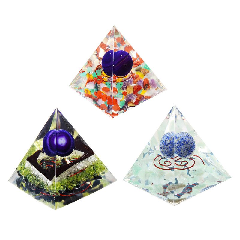 Reiki-ladattu Smaragdikirkas Kvartsikristalli Orgone Pyramid Tehokkaat Koristeet